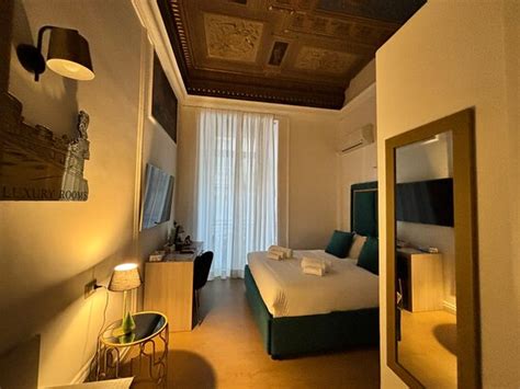 CAVOUR LUXURY ROOMS (Rome) - Hotel Reviews, Photos, Rate Comparison ...