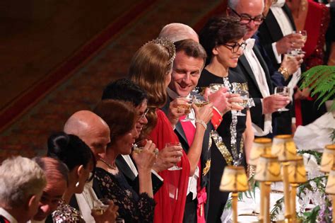 Kate Middleton Receives Wink from French President Macron at State Banquet