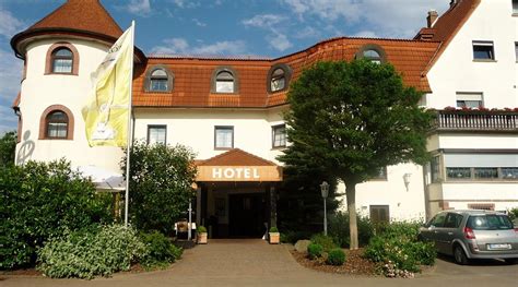 LANDGASTHOF HOTEL BECHTEL (Zella-Mehlis) - Inn Reviews & Photos ...