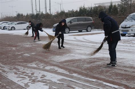 初雪 | 乐威员工扫雪进行时……_新闻动态_乐威科技