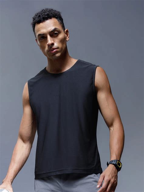 Black Reflex Tank Tee – CAVA Athleisure Pvt Ltd