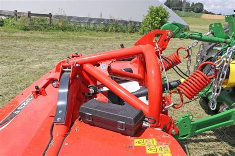 Kuhn-Frontmähwerke im Test: Scheibe oder Trommel? | agrarheute.com