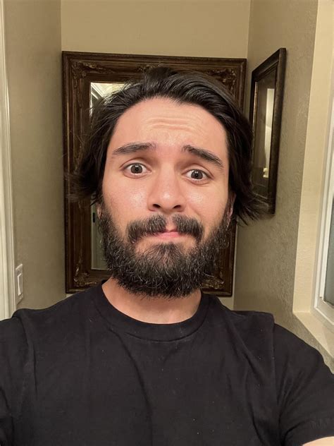 Beard or no beard? 🤔 : r/beards