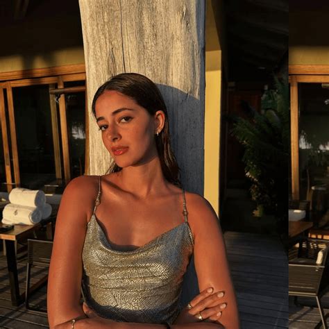 The Viral Curly-Hair-In-Love Theory: True Or Placebo?