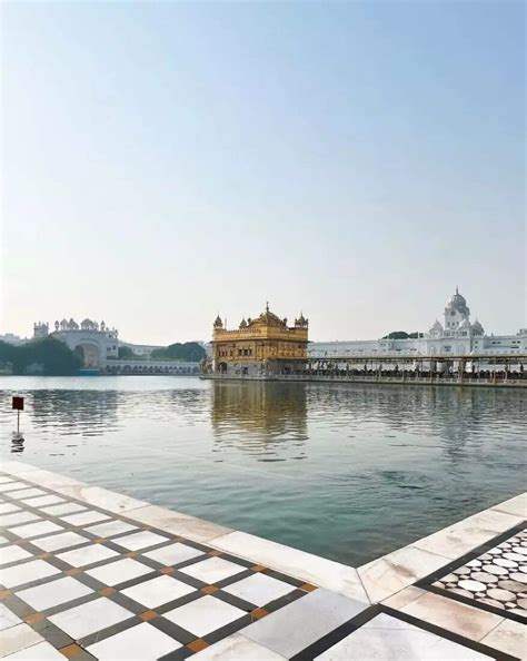 Manushi Chhillar seeks blessings at Golden Temple, Amritsar