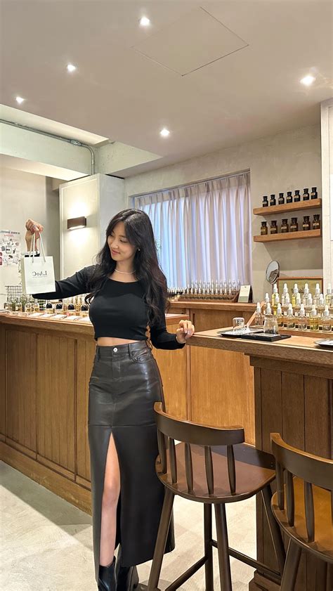 Jenny 제니 | First time creating my perfume! Can’t wait to try it! 🍑🌿 처음으로 제 향수를 만들었어요! 얼른 써보고 싶어요 ...