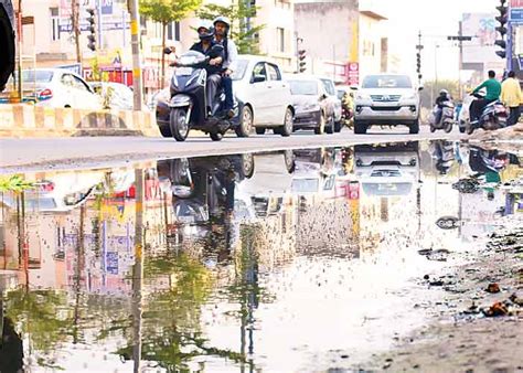 Waterlogging On The Road, How To Prevent Dengue - Agra News