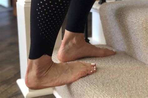 Stretching Exercises For Plantar Fasciitis Relief - Get Healthy U