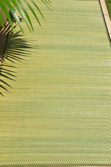 Dharini Madurkathi Floor Mat Olive Green (3Ft X 6Ft) – Okhaistore
