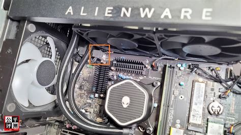 Alienware R15 Unboxing 的图像结果