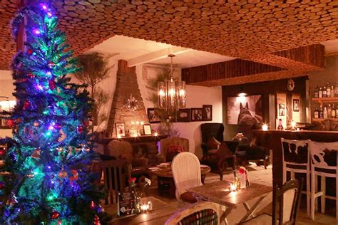 10 Christmas Lunches to Bookmark For the Next Two Days | LBB