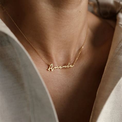Minimal Script Name Necklace – Aishwaryam
