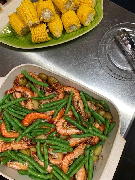 Easy One-Pan Shrimp Boil Recipe! - FOODICLES