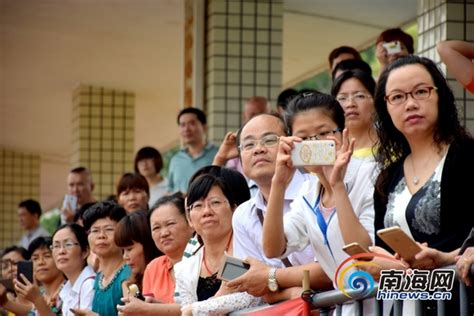 (图)千余名高三生在海口举行18岁成人礼|张茂|海南_凤凰资讯