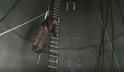 80米高空救援！两工人受伤被困风电塔筒内_腾讯新闻
