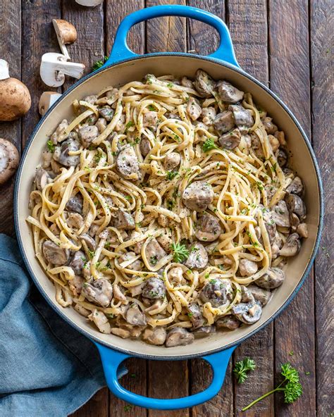 Creamy Chicken Mushroom Pasta With Alfredo Sauce | Blondelish.com