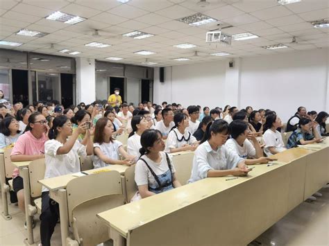 新学期教师首次走访学生宿舍-菏泽学院计算机学院