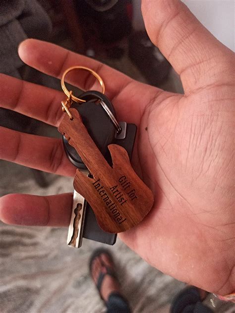 ARTIST INTERNATIONAL 1 Pack Guitar Wall Hanger, Mount with Shelf ...