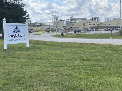 550 workers ‘blindsided’ as Georgia-Pacific shuts down Emporia plywood ...