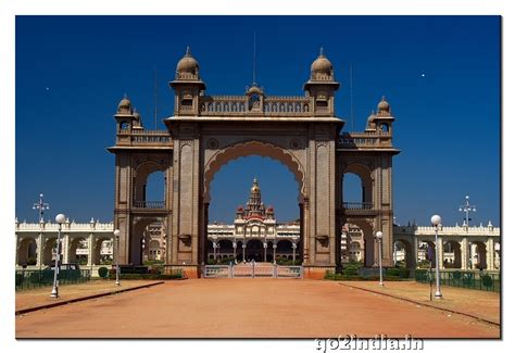 go2india.in : Mysore palace of Karnataka - Front view from East side gate