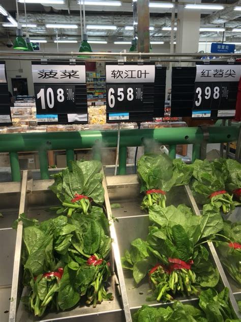 四川德阳洪灾后蔬菜市场价格上涨明显市民购菜得多掏腰包