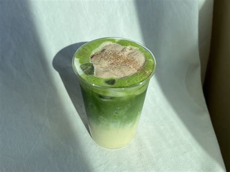 How to Make the Dubai Chocolate Matcha Latte - ispillice