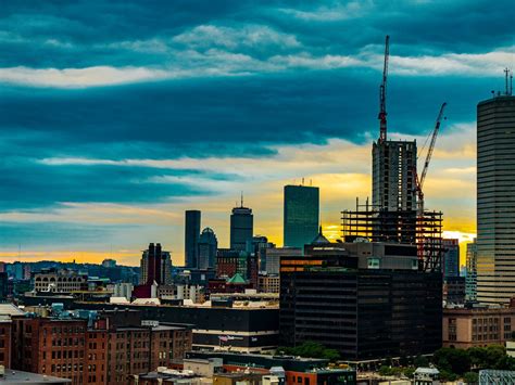 Download wallpaper 1600x1200 buildings, skyscrapers, construction crane ...