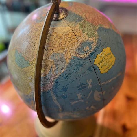 Vintage World Globe 的图像结果