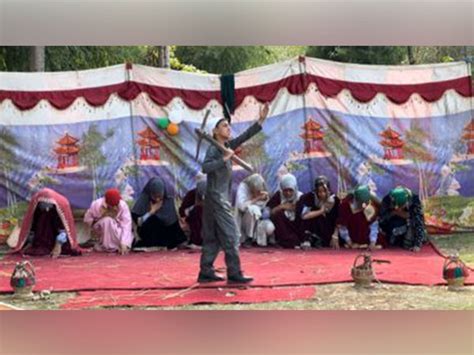 Kashmiri students celebrate India's rich agricultural legacy