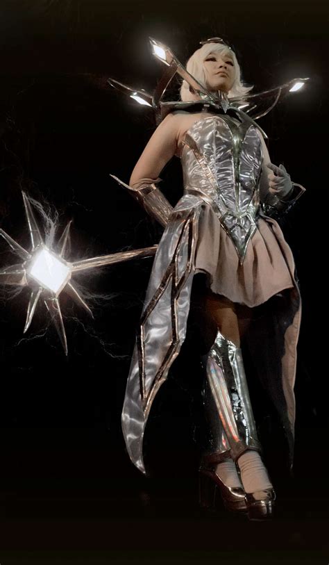 大元素使拉克丝全球cosplay展-英雄联盟官方网站-腾讯游戏