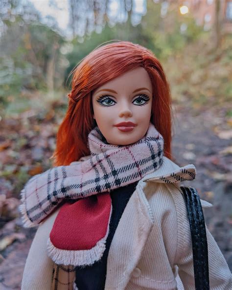 🇬🇧🧥🧣Burberry Barbie ~ 2001 ~ Limited Edition🧣🧥🇬🇧 : r/Barbie