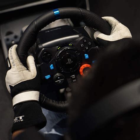 Thrustmaster TMX Pro vs Logitech G920 的图像结果