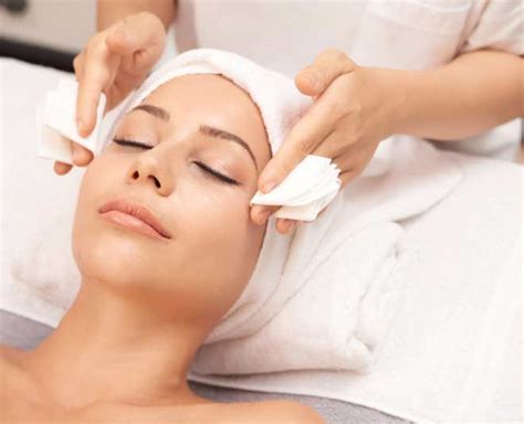 7 Simple Steps Of Facial Massage In Hindi | 7 simple steps of facial ...