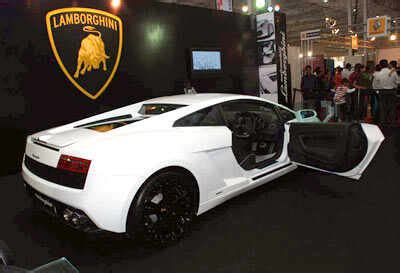 A model poses on Yamaha's latest offering at the 'Autocar Performance ...
