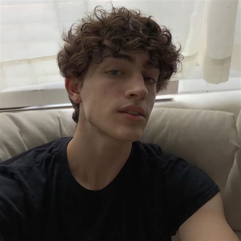 Pin by Bastian Esquivel on cortes de cabello | Wavy hair men, Surfer ...