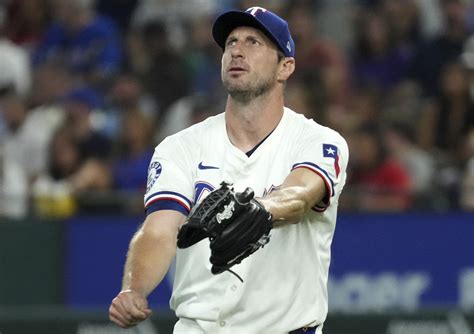 Why new Met Max Scherzer's eyes are two different colors