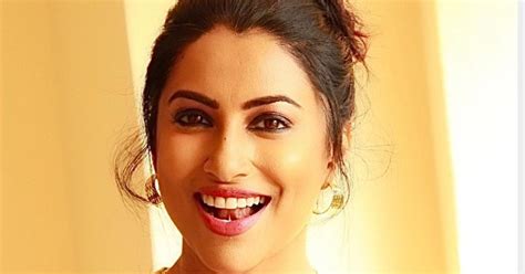 क्रांती रेडकर दोनदा झाली आहे 'मदर टेरेसा' | kranti redkar biography In ...
