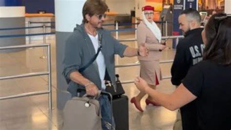Shah Rukh Khan Heads To Met Gala? Actor’s Low-Key Arrival In New York ...