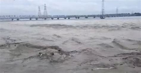 Teesta Flood: হড়পা বানের পরও বাড়ছে তিস্তার জল, সিকিমে ভরসা সেনার ...