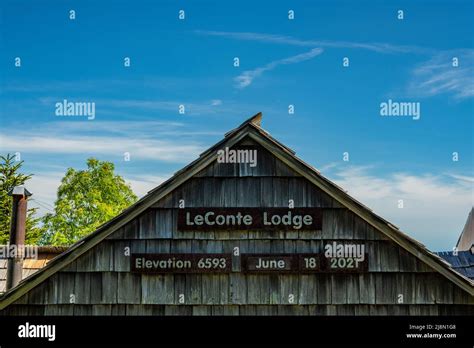 Mount LeConte Lodge Under Blue Sky On June 18, 2021 Stock Photo - Alamy