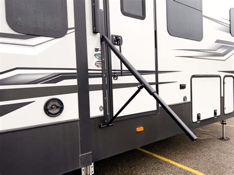 StepAbove RV Entry Steps – MORryde