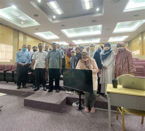 Course: DR. NOOR AZLINA BINTI ABU BAKAR, Topic: Perkembangan professional