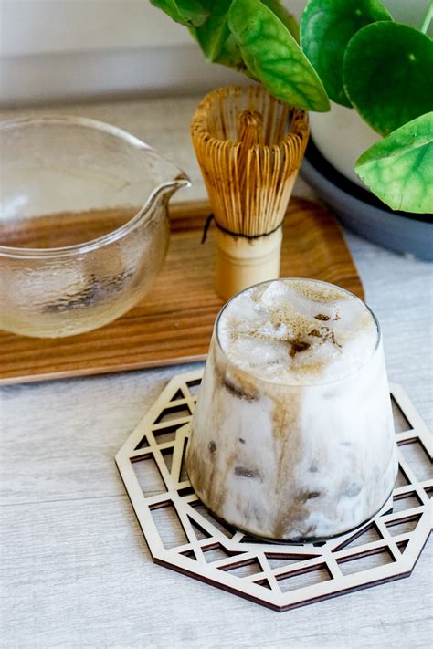 Iced Brown Sugar Hojicha Latte Recipe - Mochi Mommy