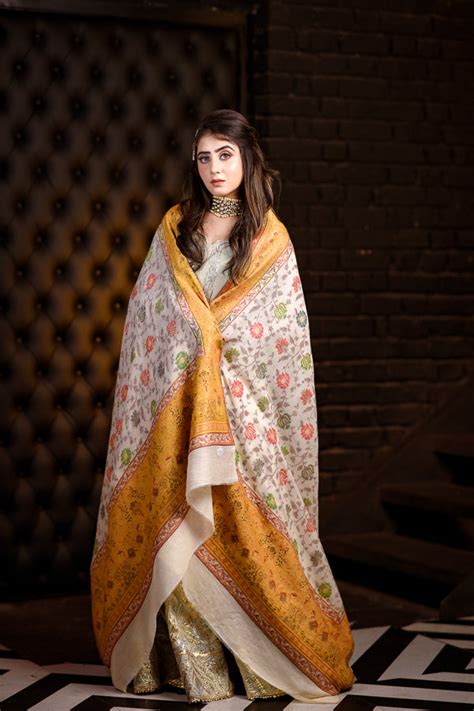 Flower Border Palla Kani Shawl – The Shawl Studio