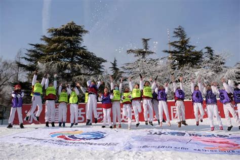 北京玉渊潭冰雪季引入冬奥项目 俯式冰橇体验惊险
