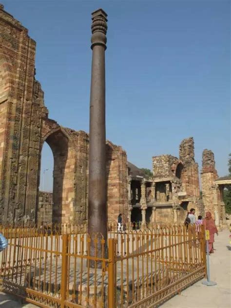 印度6吨重的神秘铁柱，为何千年不锈？是谁制造？至今是谜_德里