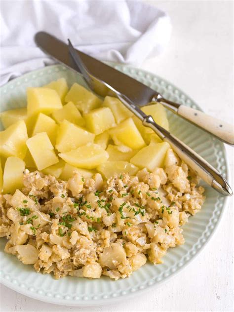 Scrambled Eggs with Cauliflower - Cook Like Czechs