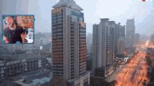 Building Exploding GIF 的图像结果