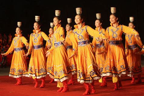 蒙古族顶碗舞的由来,蒙古族顶碗舞的寓意,蒙族顶碗的技巧_大山谷图库
