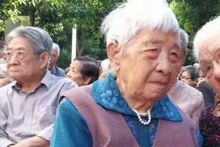 福州107岁老太能背千字文，每月捐千元退休金，她长寿的秘诀在这里